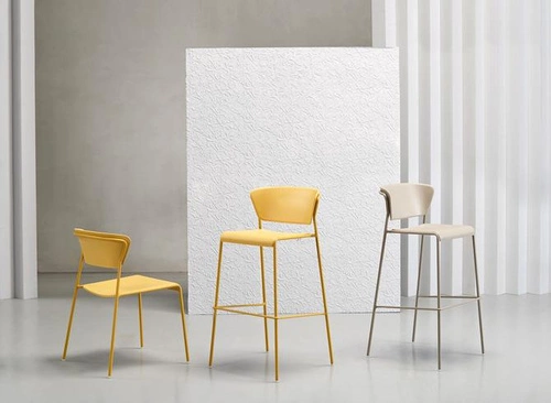 Barová židle s opěrkou Lisa 75 cm šedá moderní kovová stohovatelná do kuchyně a k ostrůvku SCAB Design