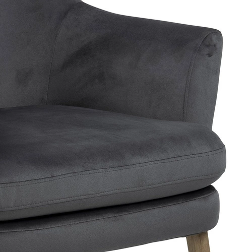 Moderní sametové křeslo Chisa VIC v tmavě šedé barvě do obýváku, pohodlné relaxační