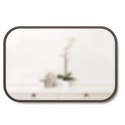 Obdélníkové zrcadlo Hub Umbra černé moderní na stěnu do předsíně a koupelny