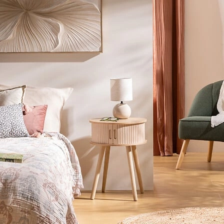 Noční stolek Atmosphera Nysos ve skandinávském stylu, přírodní, s policemi, šířka 40 cm