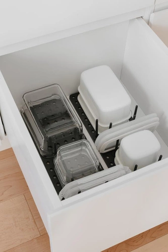 Stojan na nádobí Peggy černý