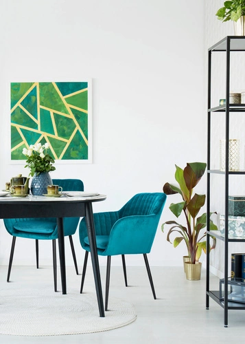 Jídelní čalouněná židle sametová Emilia Actona lahvově zelená s područkami glamour