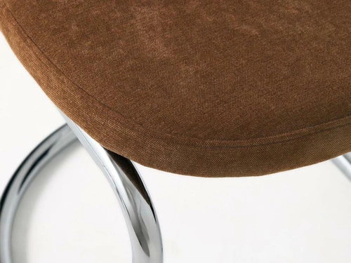 Jídelní čalouněná moderní židle Griffin na lyžinách