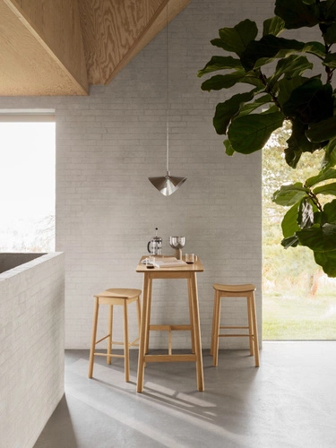 Barová stolička bez opěradla Barlow Actona přírodní dub skandinávský do kuchyně 74 cm