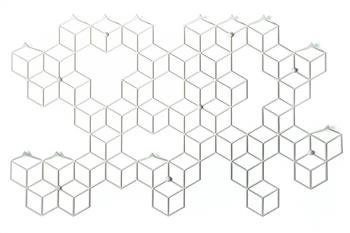 Moderní nástěnný věšák do předsíně Stiga XL bílý kovový POLYHEDRA 97 cm