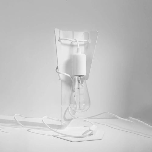 Bílá moderní kovová stolní lampa Arby na psací stůl do ložnice a obýváku Sollux