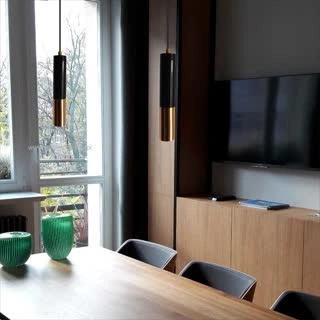 Závěsné svítidlo GOLDEN PIPE 1 černo-zlaté kovové nastavitelné nad jídelní stůl do obýváku