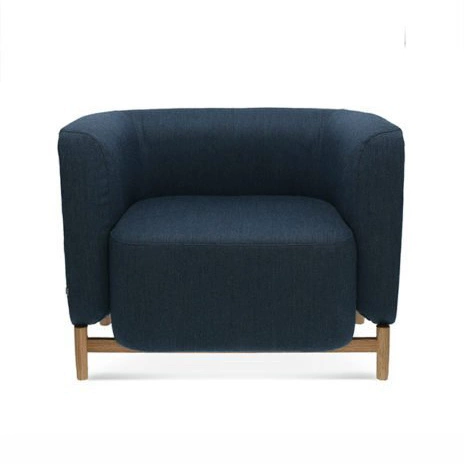 Relaxační křeslo Polar FAMEG s dubovou podnoží do obýváku moderní na míru