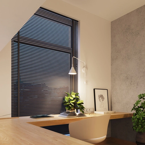 Moderní bílá nástěnná lampa NOX z kovu do ložnice a obývacího pokoje SOLLUX LIGHTING 61 cm