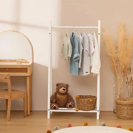 Dětský stojanový věšák na oblečení bílý s policí Atmosphera moderní do dětského pokoje