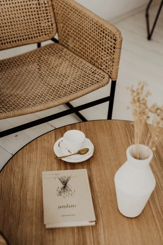 Kulaty dubový konferenční stolek Tre 900 NORDIFRA moderní skandinávský do obýváku 90 cm