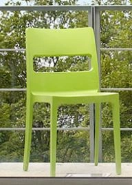 Zahradní židle Sai zelená stohovatelná z plastu pro zahradu a banketní sál SCAB Design