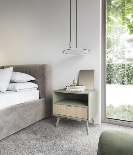 Noční stolek Intesi Sage 54x38 cm v šalvějové barvě s čelními dvířky v rybí kostce a zlatými úchyty, boho glamour styl