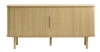Rýhovaná komoda Vocan 160 cm přírodní dub na vysokých nohách do obýváku skandinávský styl