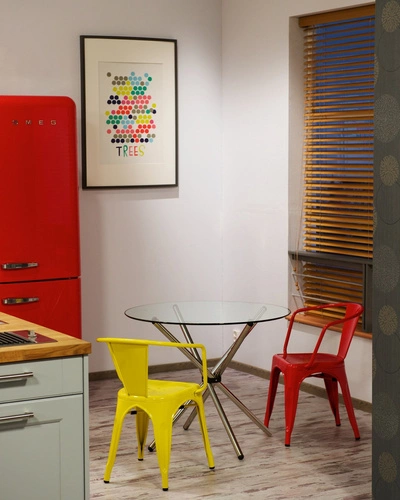 Kovová židle Paris Arms černá do jídelny a kuchyně inspirovaná Tolix, industriální s područkami