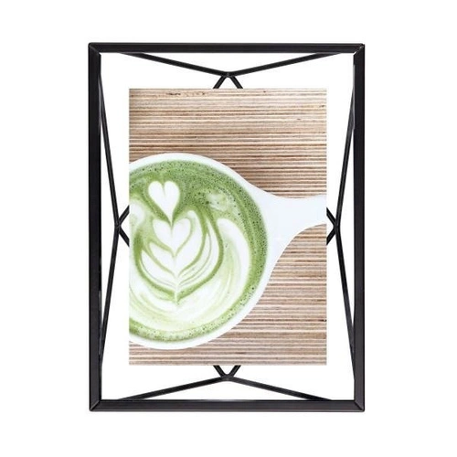 Černý moderní kovový fotorámeček Umbra Prisma 10x15 na pověšení i postavení