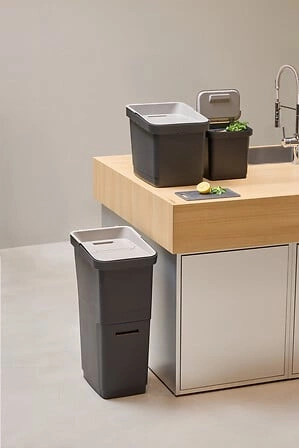 Třídicí odpadkový koš 36L Slow černý šedý plastový do kuchyně a kanceláře 5five