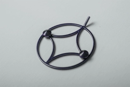 Holo XS moderní černý kovový kulatý nástěnný věšák do předsíně POLYHEDRA