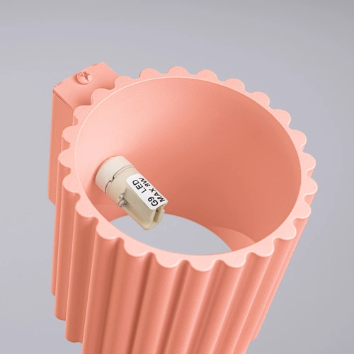 Moderní nástěnné svítidlo AURA v broskvové barvě hliník do obýváku a ložnice