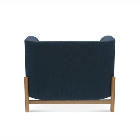 Moderní čalouněné křeslo mušle Polar FAMEG z buku do obýváku na míru