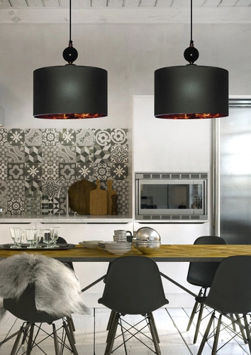 Závěsné svítidlo Melba černé moderní kovové do obýváku a kuchyně s měděným vnitřkem