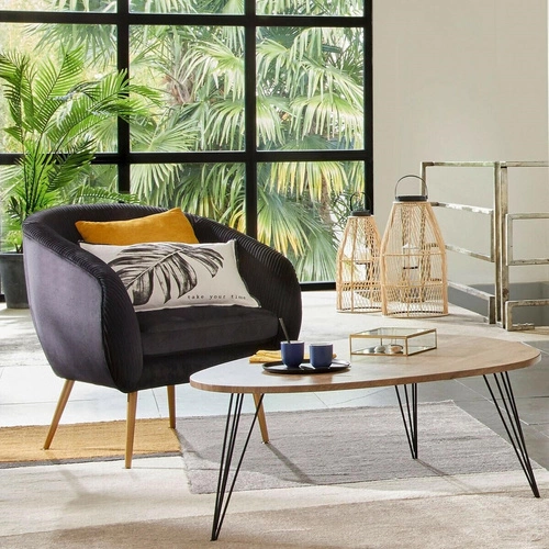 Oválný dřevěný konferenční stolek na třech nohách do obýváku moderní Atmosphera