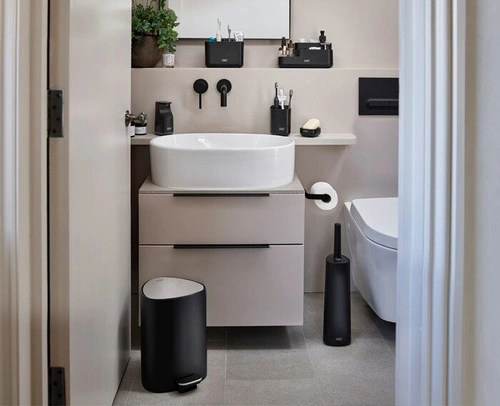 Dávkovač mýdla Slim Joseph Joseph černý moderní do koupelny nebo kuchyně 350 ml