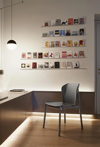 Dřevěná jídelní židle Finn SCAB Design černá moderní stohovatelná retro