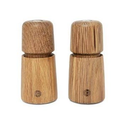 Crush Grind sada 2 dubových dřevěných mlýnků na sůl a pepř 11 cm skandinávský styl