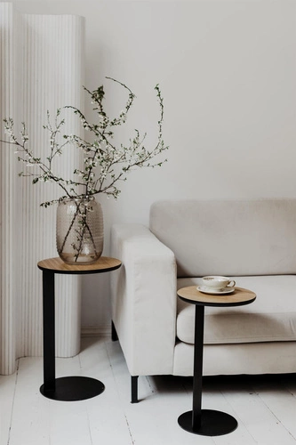 Kulatý konferenční stolek ODEN moderní přírodní dub kovový do obýváku a ložnice NORDIFRA