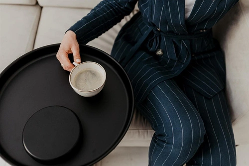 Kulatý konferenční stolek TYK 630 černý dub moderní do obýváku NORDIFRA 63 cm