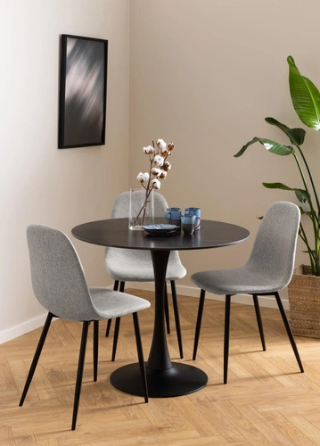 Čalouněná židle Celia šedá do jídelny a kuchyně skandinávský styl na černých nohách Actona