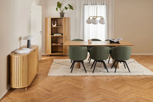 Jídelní židle Darlene Actona zelená čalouněná otočná moderní na černých nohách