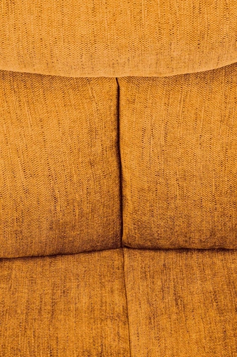 Otočená čalouněná židle Ophelia hořčicová s područkami do jídelny a obýváku moderní Intesi