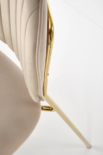 Čalouněná sametová židle Rachel béžová do jídelny a obýváku se zlatými nohami Intesi