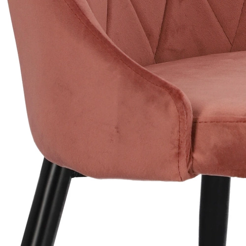 Růžová sametová jídelní židle Magnat v glamour stylu na černých kovových nohách Intesi