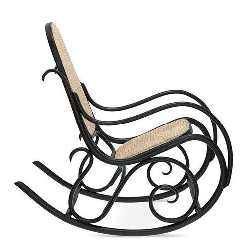Houpací křeslo Fameg retro z ratanu do obýváku dřevěné na lyžinách standardní verze