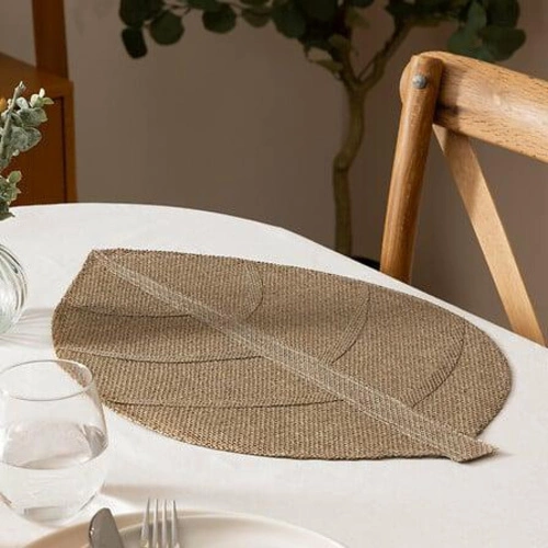 Moderní prostírání Feuille světlé šedé papírové list do obýváku 33x50 cm