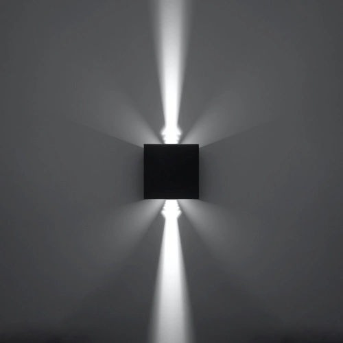 Nástěnné LED svítidlo Luca černé moderní hliníkové IP54 do obýváku i na ven