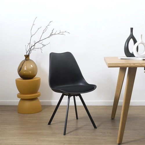 Čalouněná jídelní židle Atom černá moderní na kovových nohách Intesi