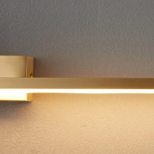 Nástěnné LED světlo AMICI zlaté moderní 31 cm do obýváku a ložnice Step into Design