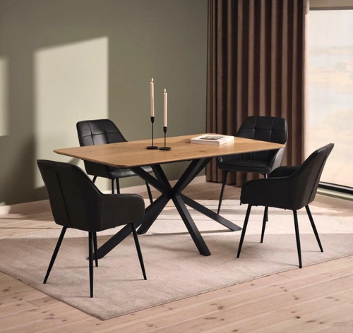 Jídelní stůl Cesura 160x90 v přírodním dubu s černými nohami