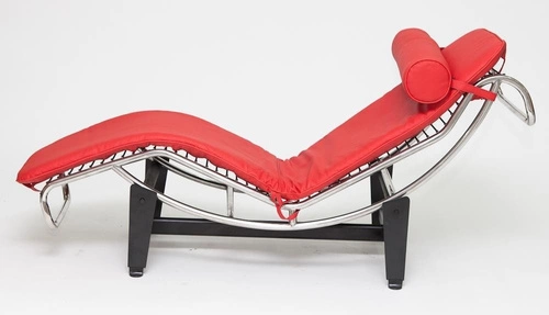 Červený kožený lenoška do obýváku inspirovaný LC4 D2.DESIGN