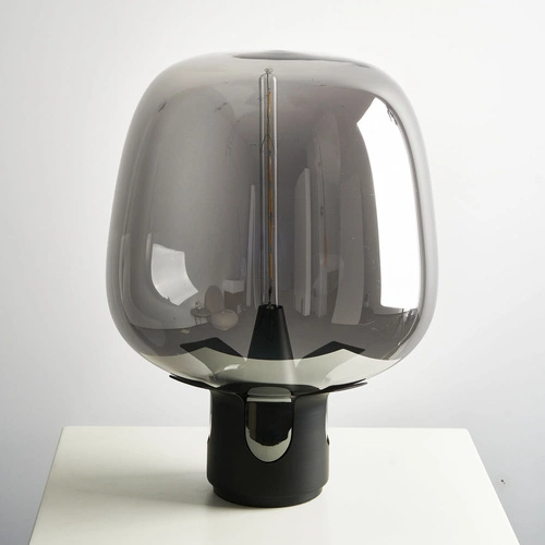 Moderní černá stolní lampa FATA s kouřovým sklem do obýváku nebo ložnice 46 cm Step into Design