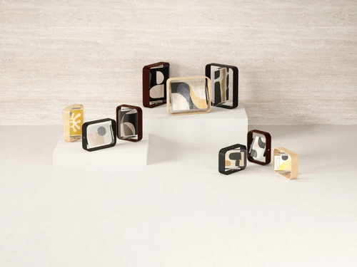 Dřevěný oboustranný fotorámeček 10x15 Bellwood přírodní stojací Umbra skandinávský