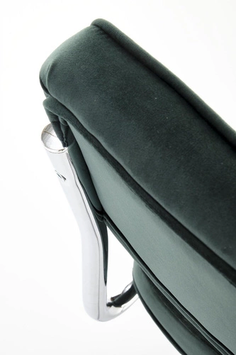 Čalouněná sametová židle Nelson Intesi zelená glamour na lyžinách do jídelny a obýváku