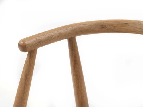 Dřevěná jídelní židle Relate s područkami dub boho