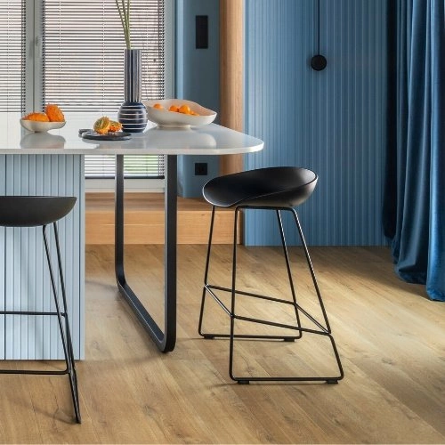 Barová židle Molly černá moderní s opěrkou do kuchyně a k ostrůvku 66 cm Intesi