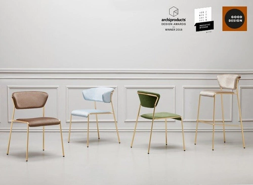 Čalouněná židle Lisa béžová se zlatými nohami do jídelny a obýváku SCAB Design