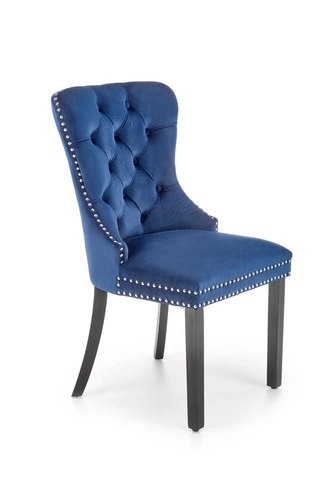 Jídelní židle Charlotte Intesi čalouněná sametem v námořnické modři s dřevěnými nohami glamour